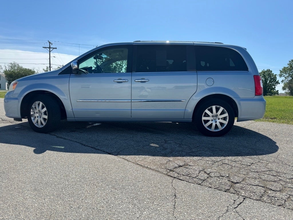 2012 Chrysler Town & Country Touring-L